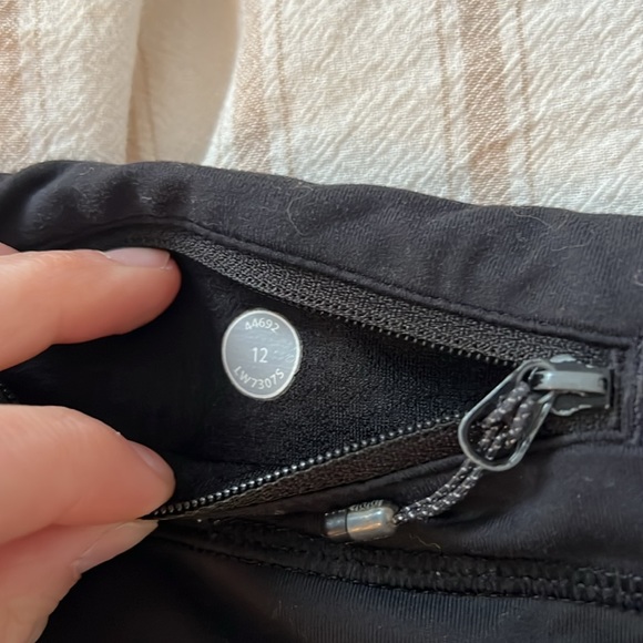 Lulu lemon shorts - Picture 3 of 3